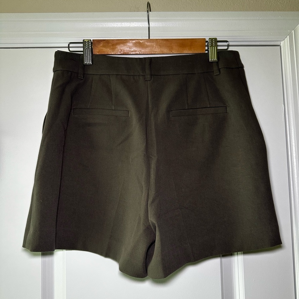 Express Editor Deep Olive Green Super High Rise Shorts Sz8 NWT w/faint mark - Picture 3 of 6